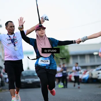 Runner Photo 7902400