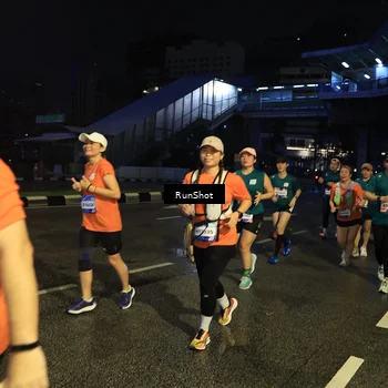 Runner Photo 7902443