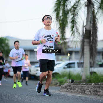 Runner Photo 7902459