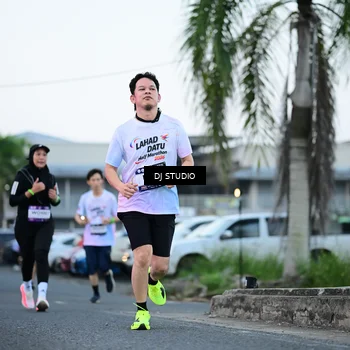 Runner Photo 7902472