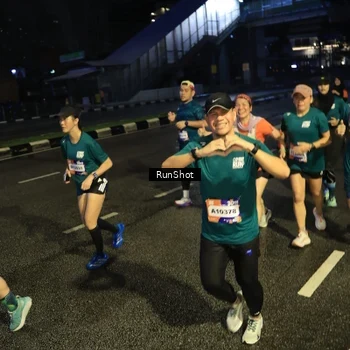 Runner Photo 7902501