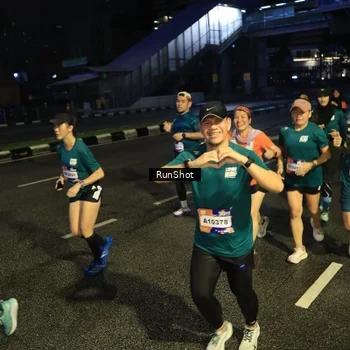 Runner Photo 7902504