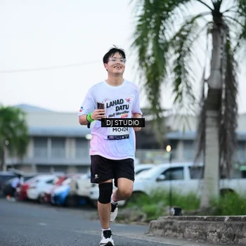 Runner Photo 7902530