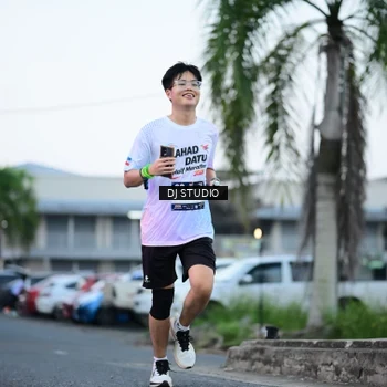 Runner Photo 7902531