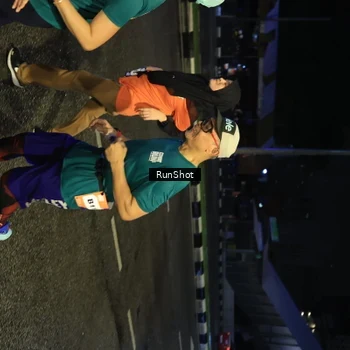 Runner Photo 7902624