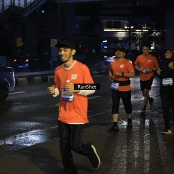 Runner Photo 7902758