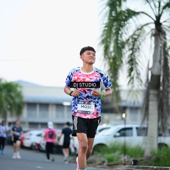 Runner Photo 7902910