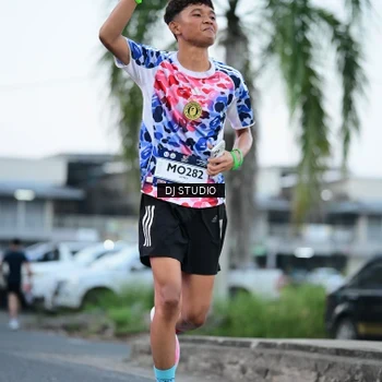 Runner Photo 7902916
