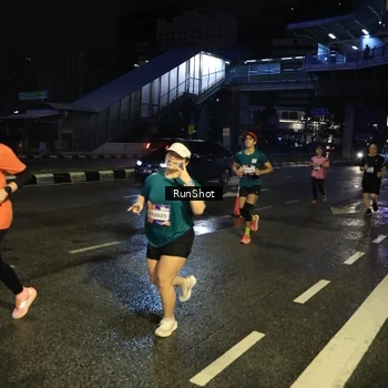 Runner Photo 7903008