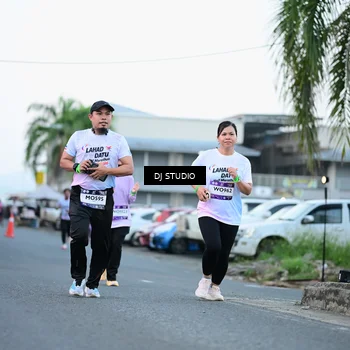 Runner Photo 7903009
