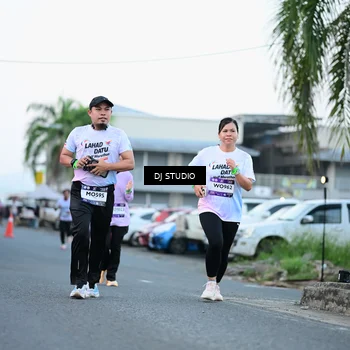 Runner Photo 7903010