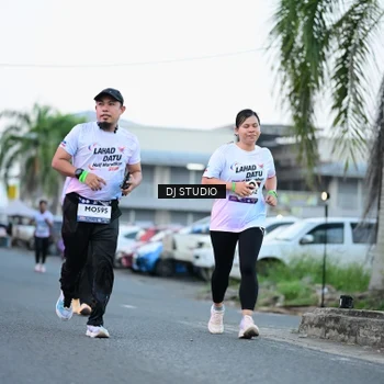 Runner Photo 7903018