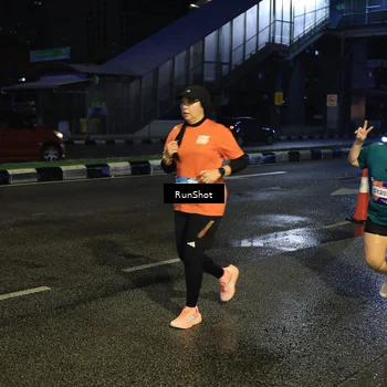 Runner Photo 7903020