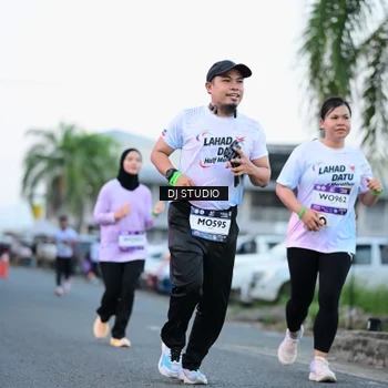 Runner Photo 7903025