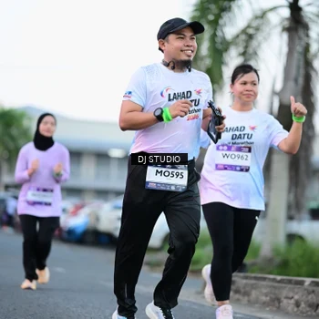 Runner Photo 7903040