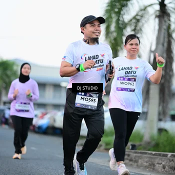 Runner Photo 7903041