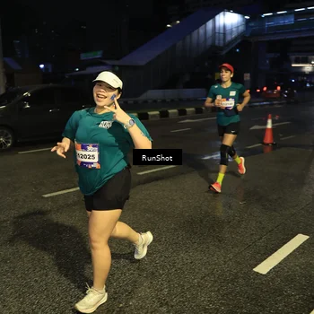 Runner Photo 7903046