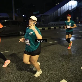 Runner Photo 7903050