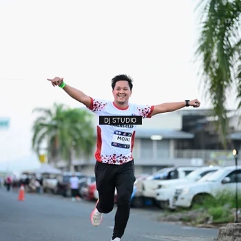 Runner Photo 7903072