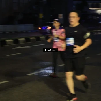 Runner Photo 7903108