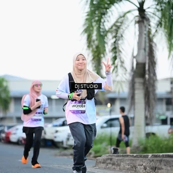Runner Photo 7903111