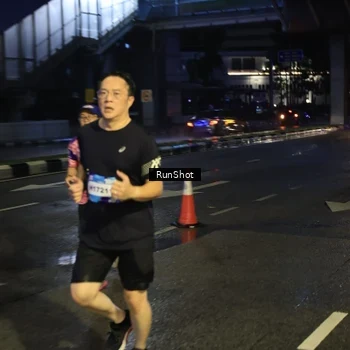 Runner Photo 7903117