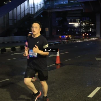 Runner Photo 7903119