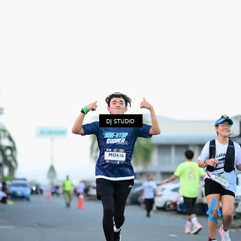 Runner Photo 7903160