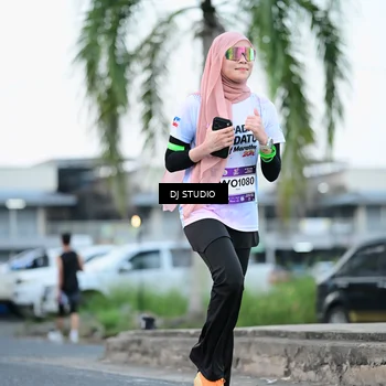 Runner Photo 7903164