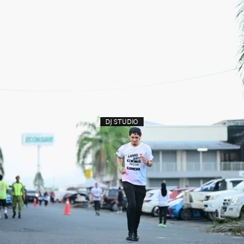 Runner Photo 7903194