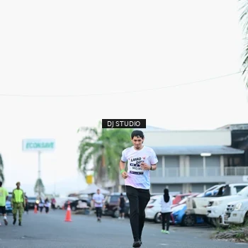 Runner Photo 7903196