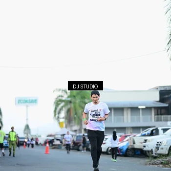 Runner Photo 7903199