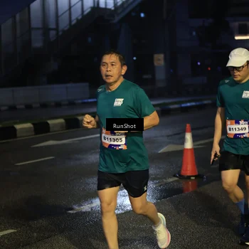 Runner Photo 7903257
