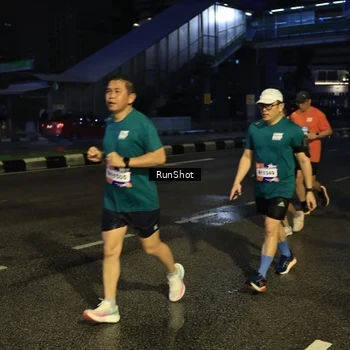 Runner Photo 7903276