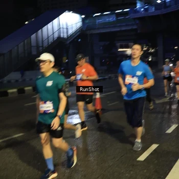 Runner Photo 7903289