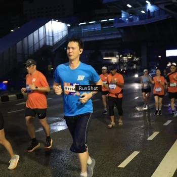 Runner Photo 7903309