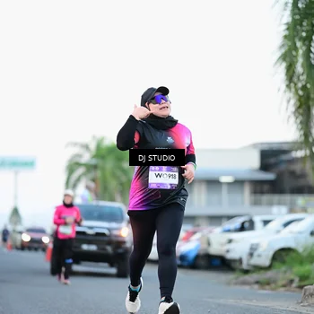 Runner Photo 7903332