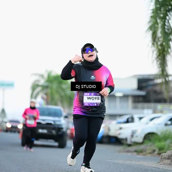 Runner Photo 7903342