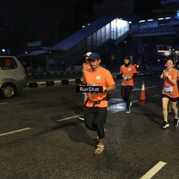 Runner Photo 7903350