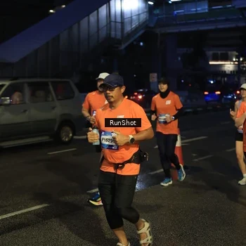 Runner Photo 7903363