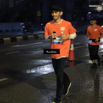 Runner Photo 7903414