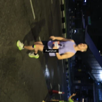 Runner Photo 7903499