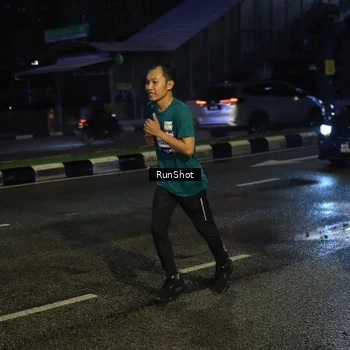 Runner Photo 7903502