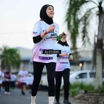 Runner Photo 7903591