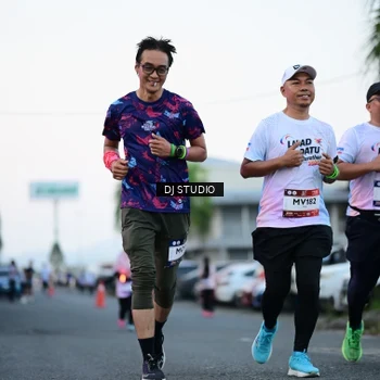 Runner Photo 7903689