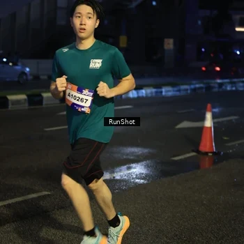 Runner Photo 7903692
