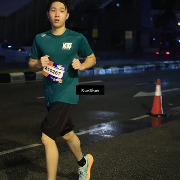 Runner Photo 7903695