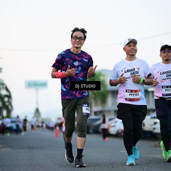 Runner Photo 7903696