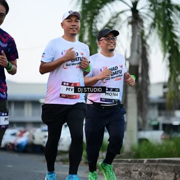 Runner Photo 7903698