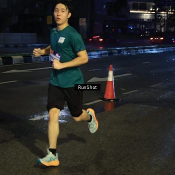 Runner Photo 7903700